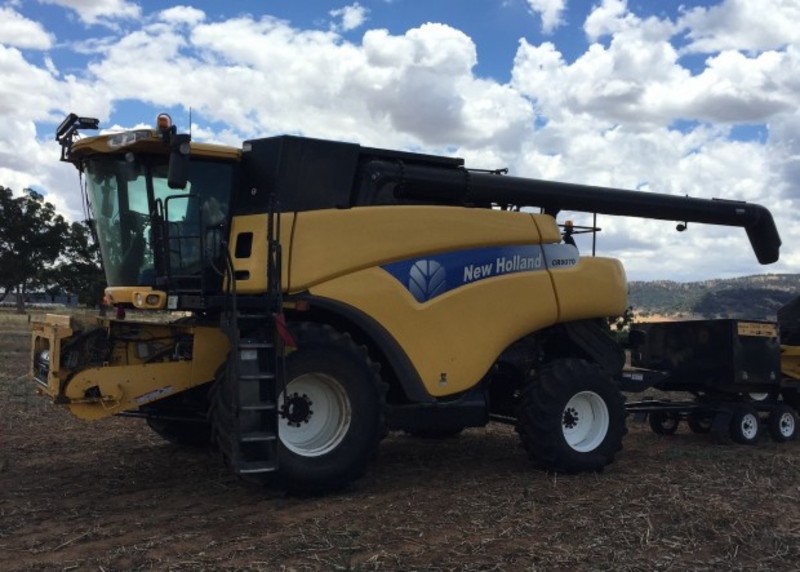 NEW HOLLAND CR9070 Harvester Header
