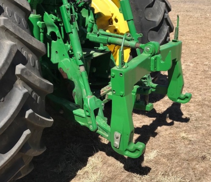 JOHN DEERE 8320 Tractor