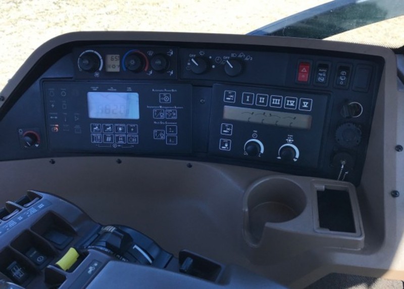 JOHN DEERE 8320 Tractor