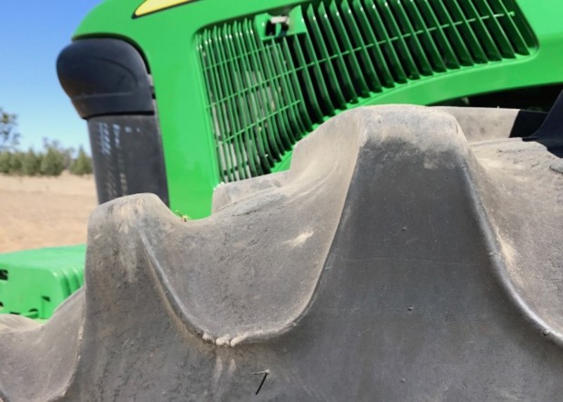 JOHN DEERE 8320 Tractor