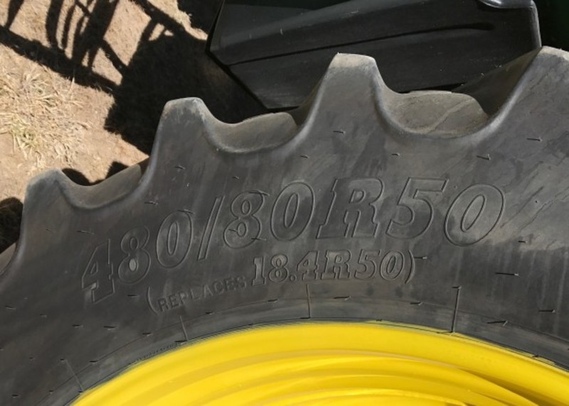 JOHN DEERE 8320 Tractor