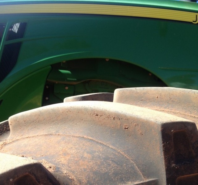 JOHN DEERE 8310R Tractor