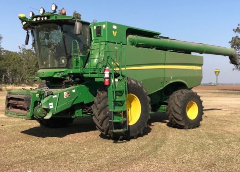 JOHN DEERE S670 Harvester/Header
