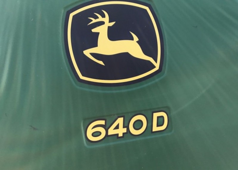 JOHN DEERE S670 Harvester/Header