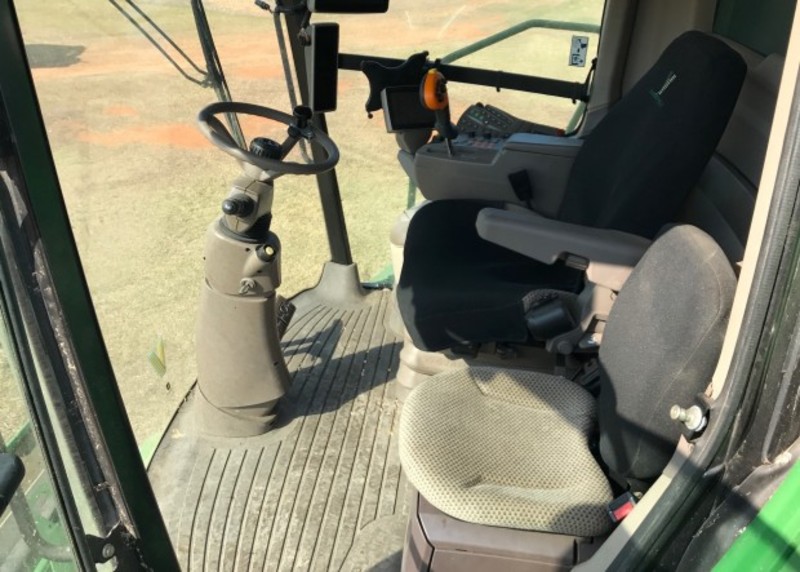 JOHN DEERE S670 Harvester/Header