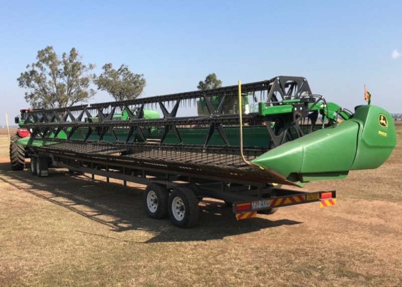 JOHN DEERE S670 Harvester/Header