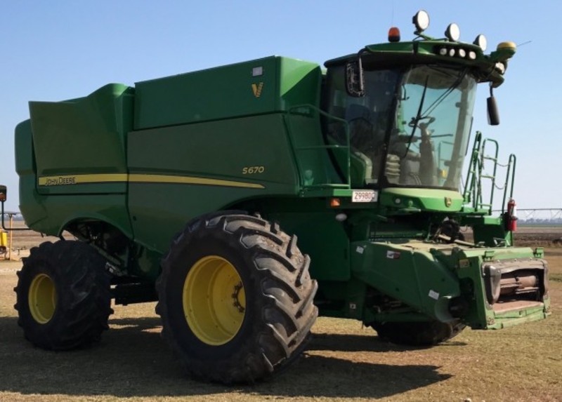 JOHN DEERE S670 Harvester/Header