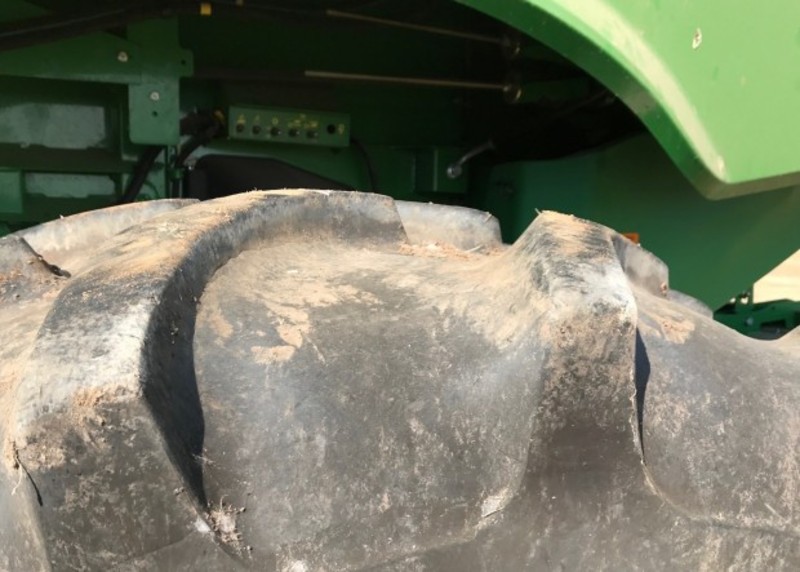 JOHN DEERE S670 Harvester/Header