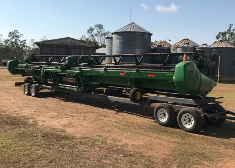 JOHN DEERE S670 Harvester/Header