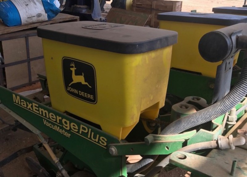 JOHN DEERE 1700 Planters