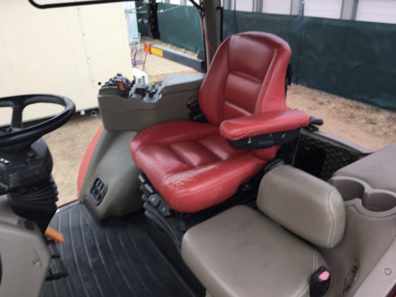 Case IH Magnum 305 Tractor