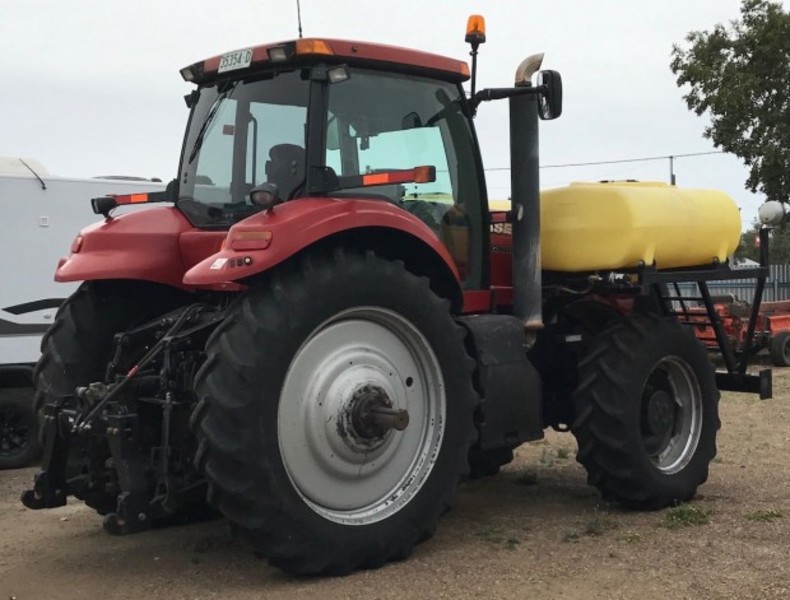 Case IH Magnum 305 Tractor