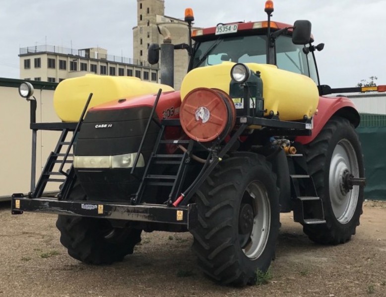 Case IH Magnum 305 Tractor