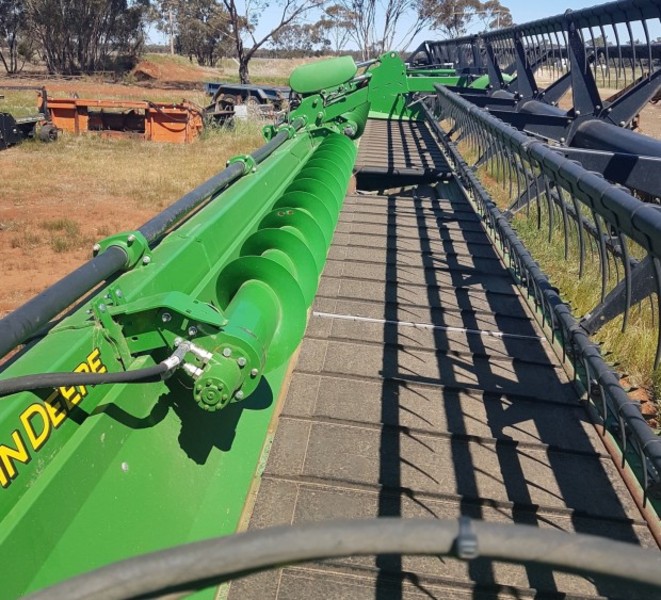 2013 JOHN DEERE S680 Harvester