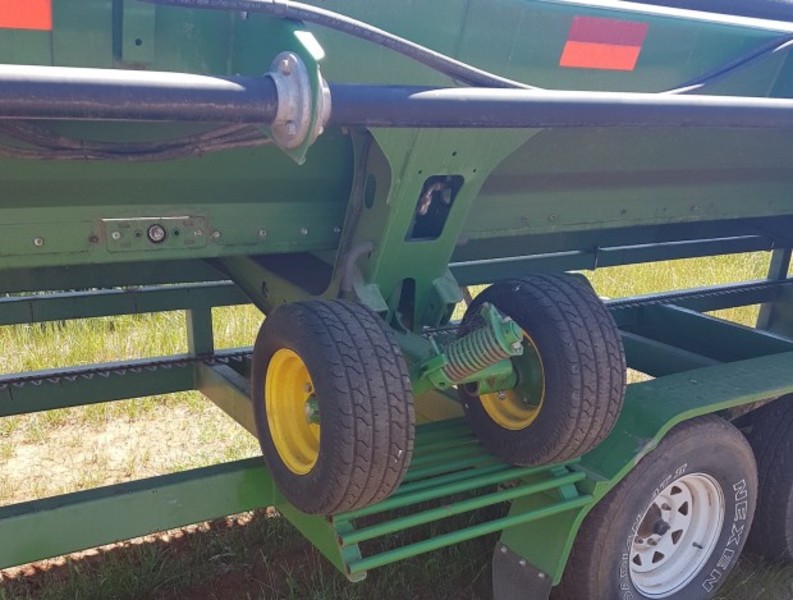 2013 JOHN DEERE S680 Harvester