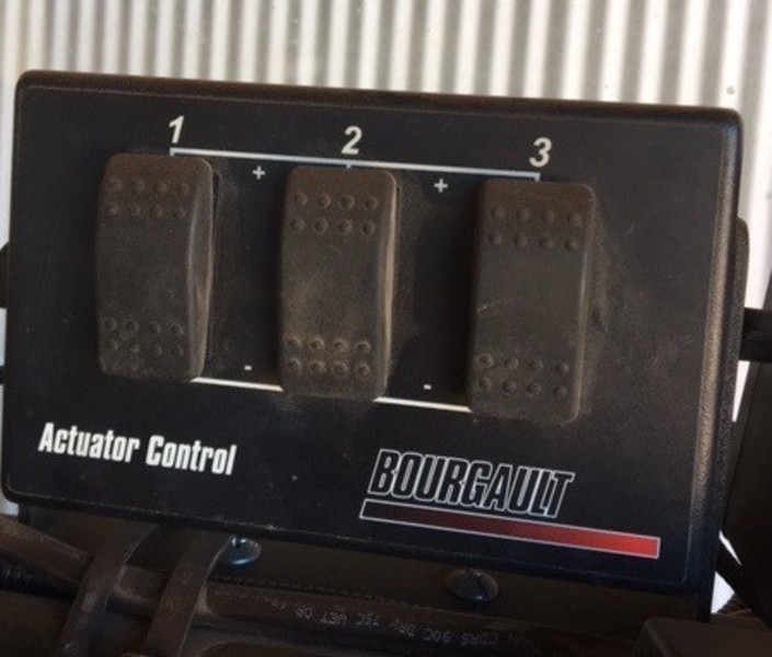 Bourgault 3320 Paralink planters