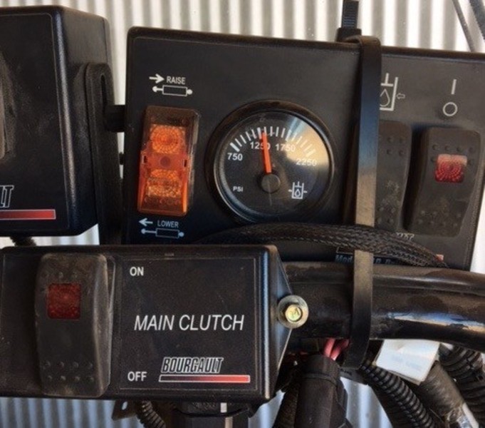 Bourgault 3320 Paralink planters