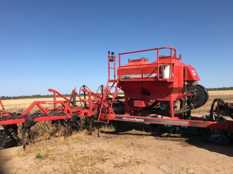 Horwood Bagshaw Scaribar planters