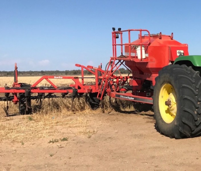 Horwood Bagshaw Scaribar planters