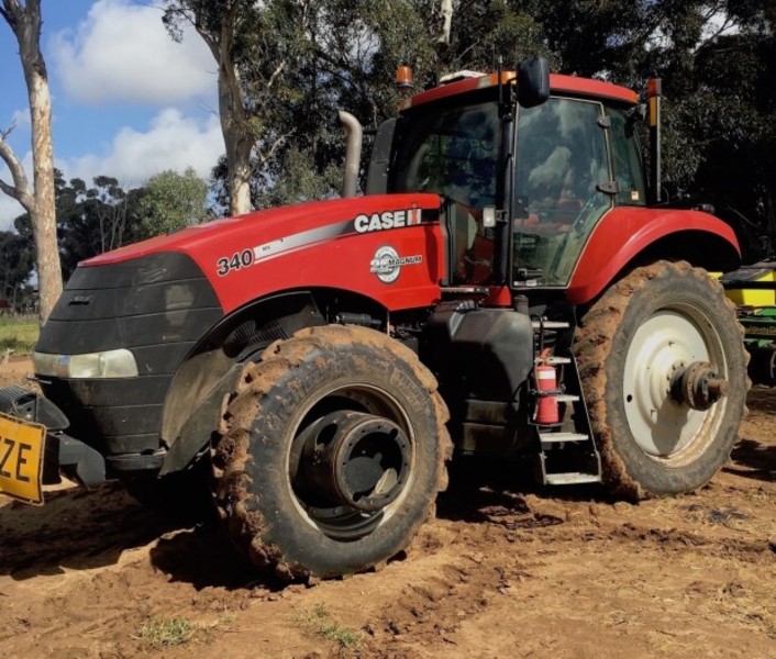 Case IH Magnum 340 Tractor