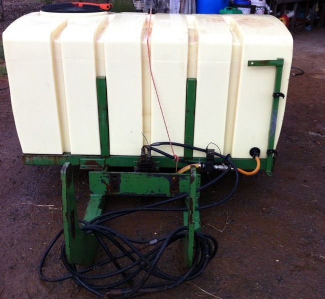 Hardi 1400L Front Tank Sprayer