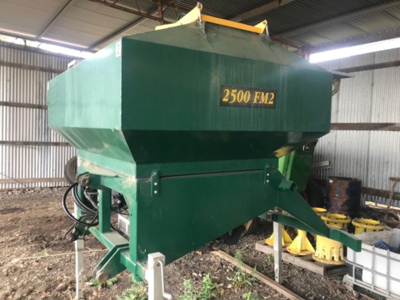 Simplicity FM2-2500 air seeder