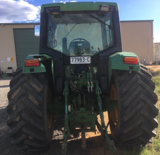 JOHN DEERE 6400 Tractor