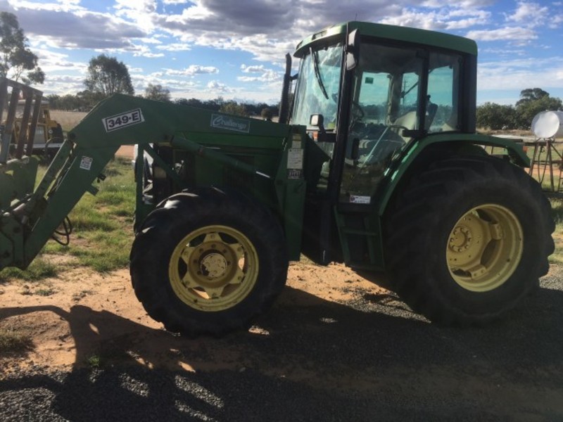 JOHN DEERE 6400 Tractor