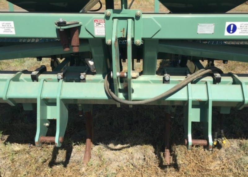2012 Excel Fertiliser Bar 12m 