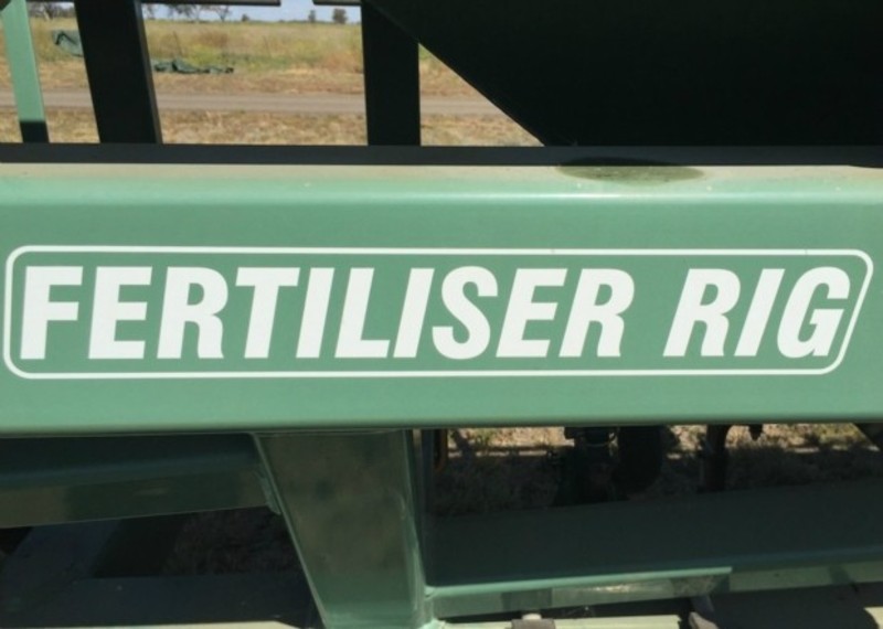 2012 Excel Fertiliser Bar 12m 