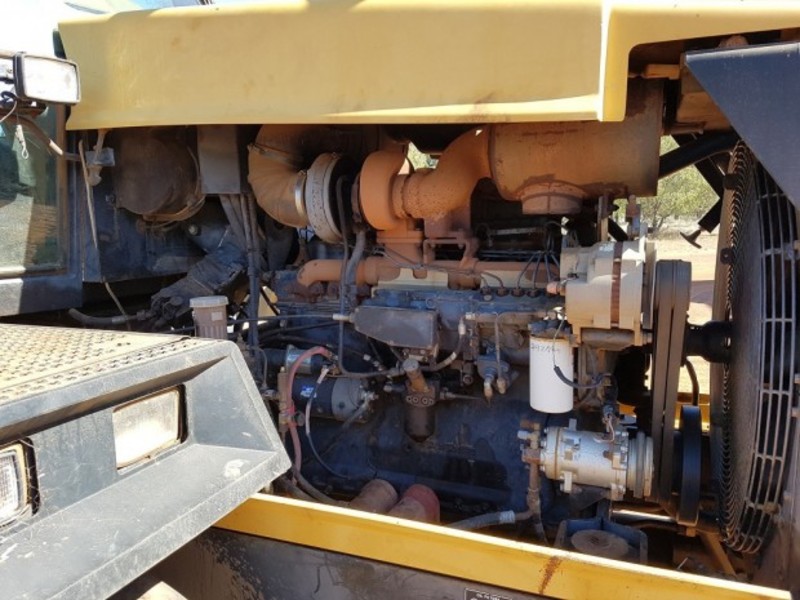 CATERPILLAR CH65 Tractor