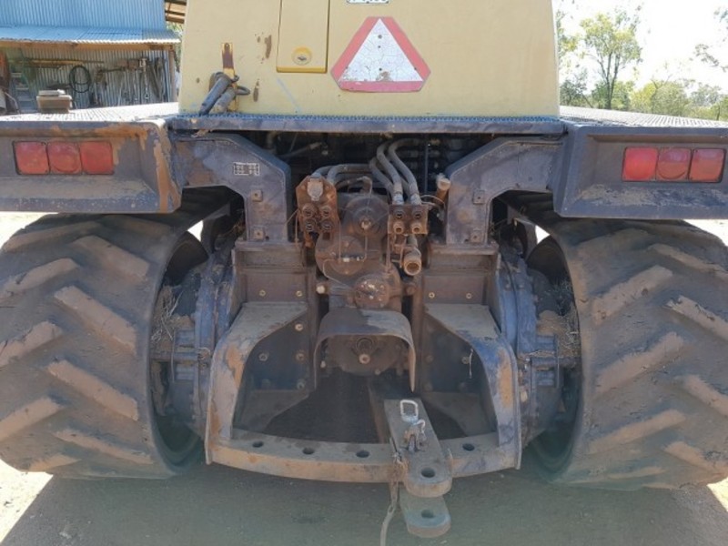 CATERPILLAR CH65 Tractor