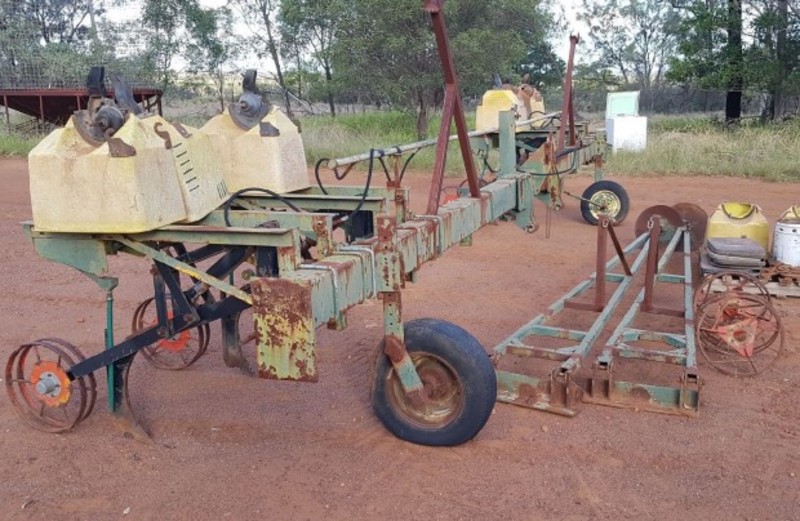 Mason 4 row Planters