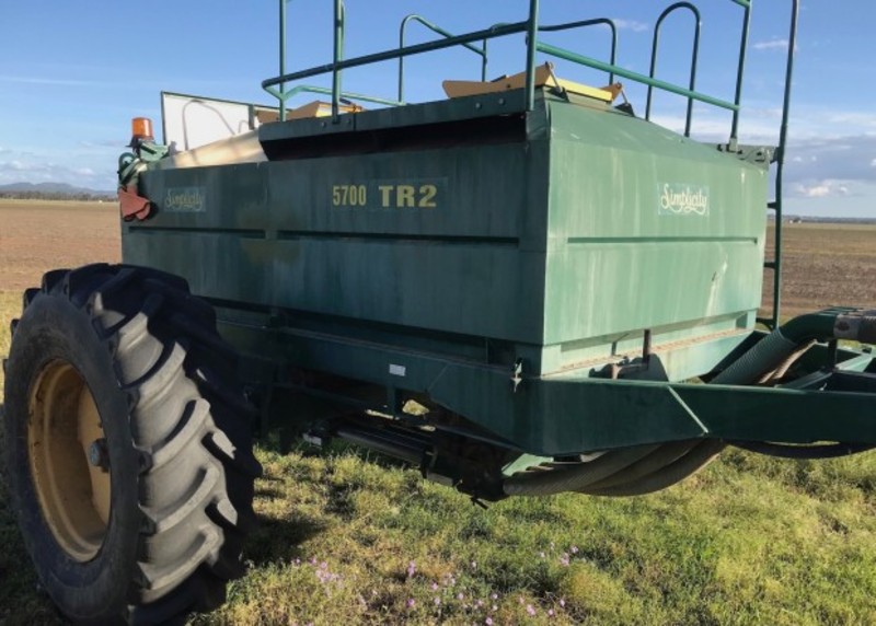 Simplicity 5700TR2 Air Seeder Cart