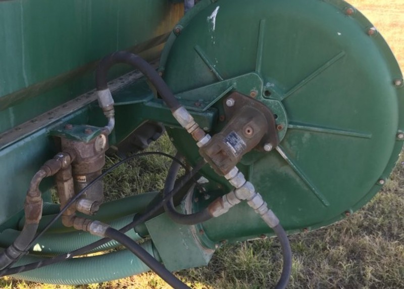 Simplicity 5700TR2 Air Seeder Cart