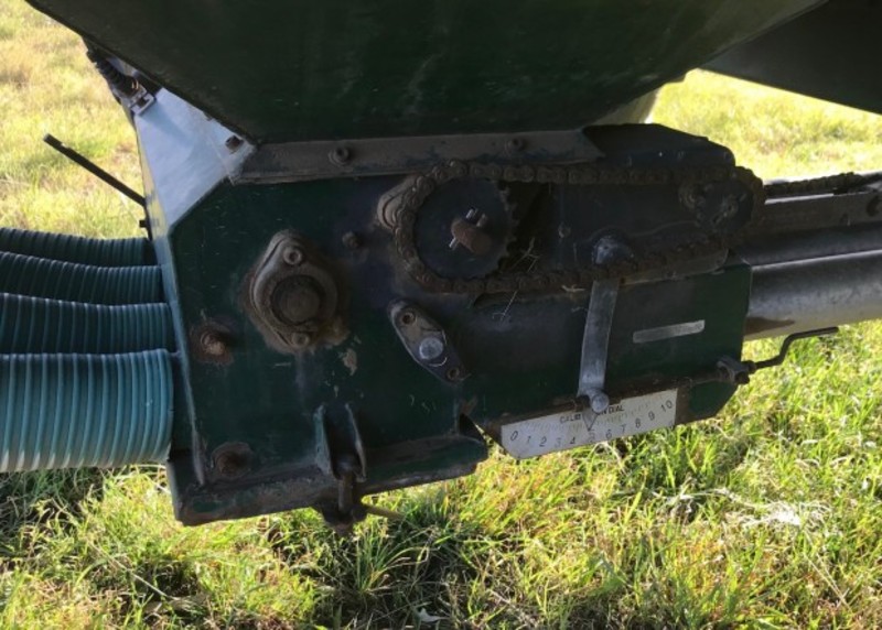 Simplicity 5700TR2 Air Seeder Cart