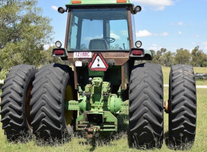 JOHN DEERE 4640 Tractor