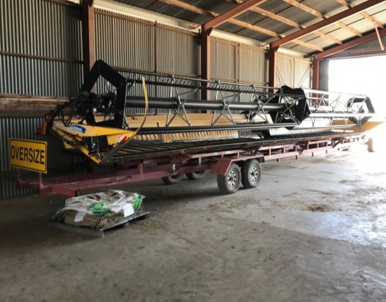 NEW HOLLAND CR9070 Harvester
