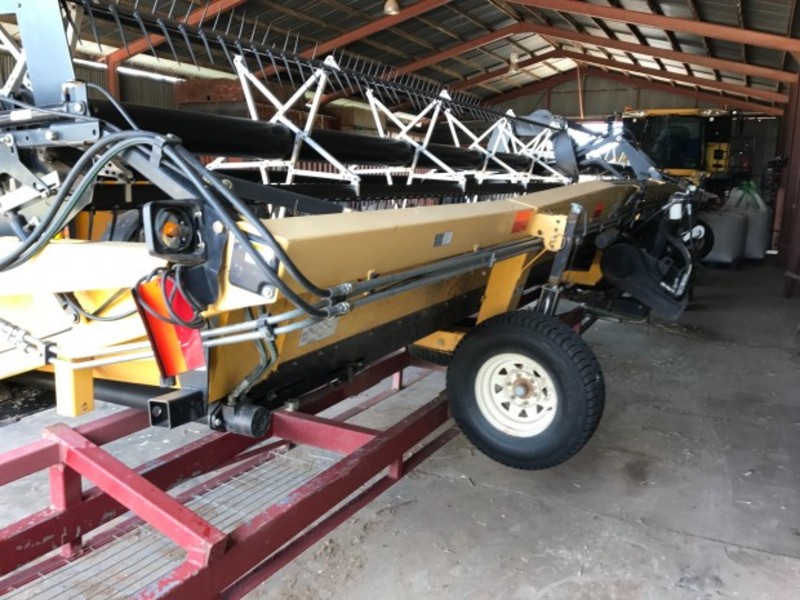 NEW HOLLAND CR9070 Harvester