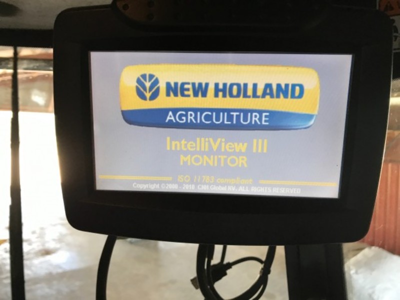 NEW HOLLAND CR9070 Harvester
