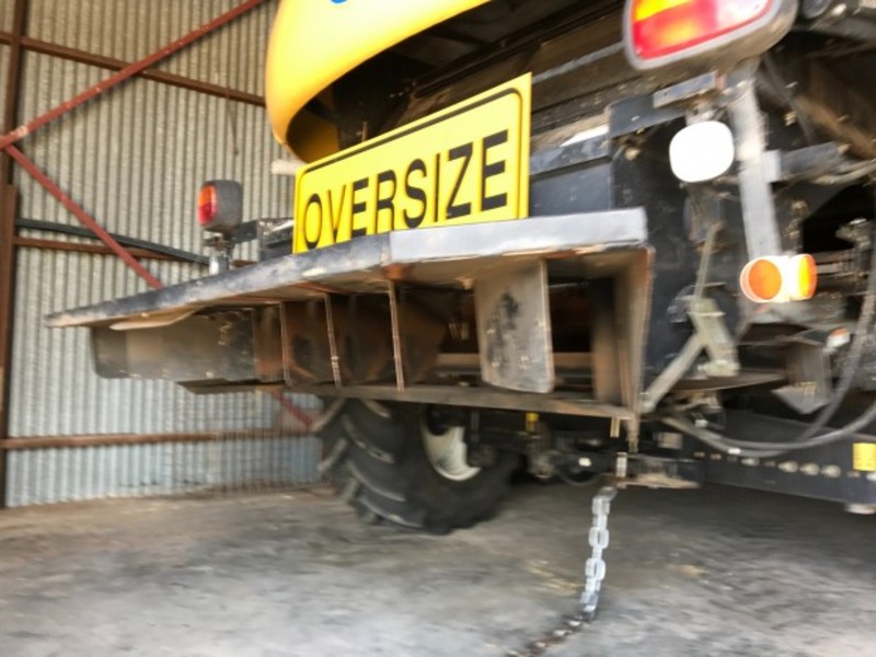 NEW HOLLAND CR9070 Harvester