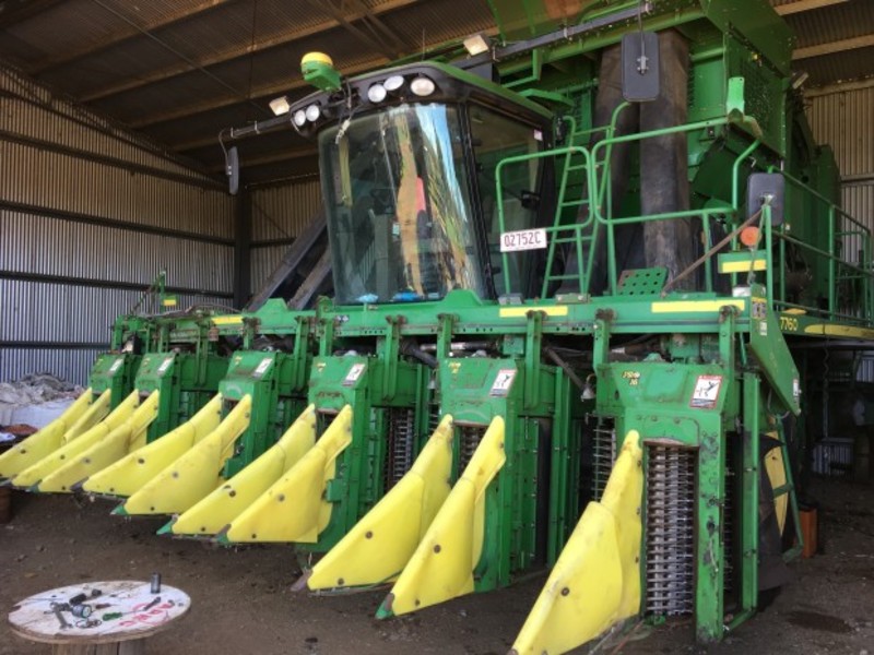 JOHN DEERE 7760 Harvester