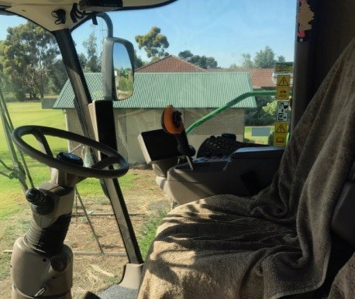 JOHN DEERE S670 Harvester