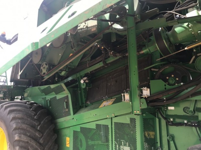 JOHN DEERE S670 Harvester