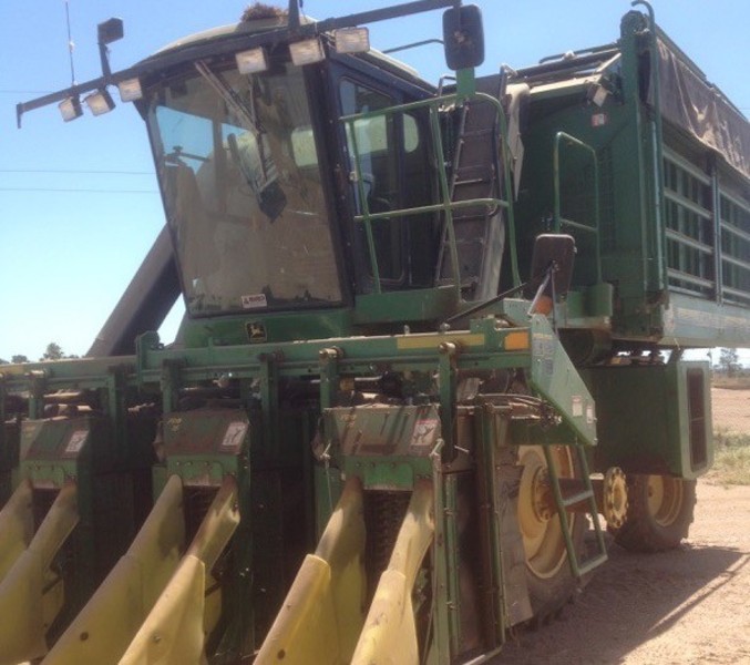 JOHN DEERE 9976 Harvester