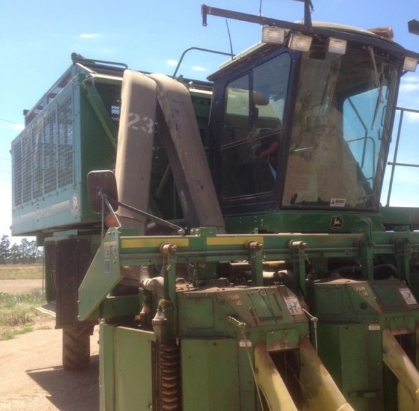 JOHN DEERE 9976 Harvester