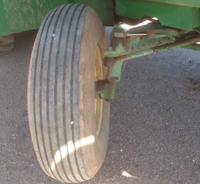 JOHN DEERE 9976 Harvester