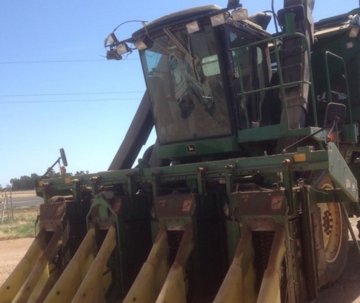 JOHN DEERE 9976 Harvester