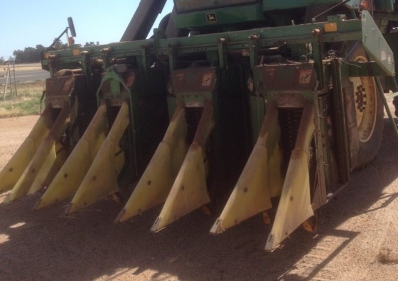 JOHN DEERE 9976 Harvester