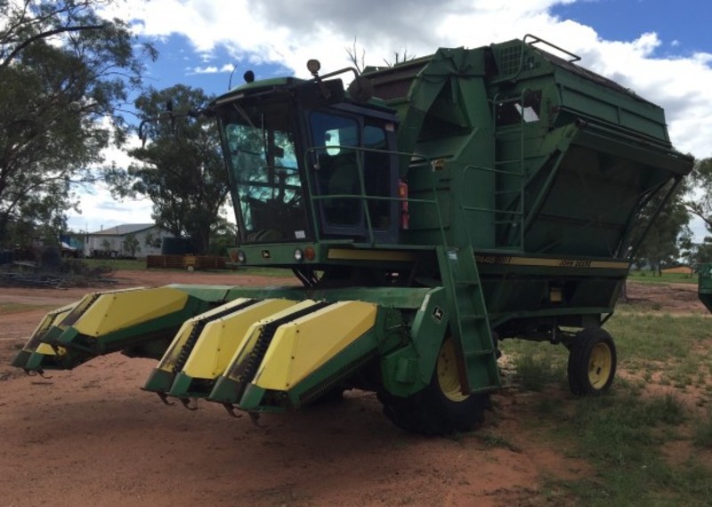 JOHN DEERE 7445 7445 HarvesterHeader